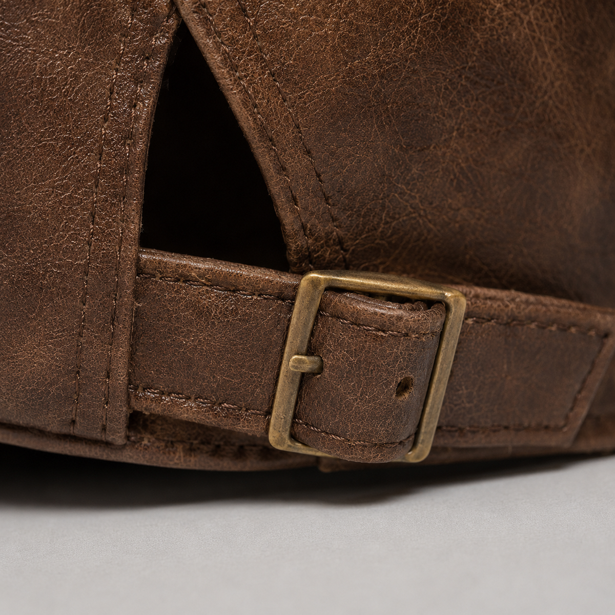 LIAM™ | Hawthorne Leather Driving Cap